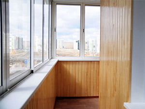 Обшивка балкона евровагонкой